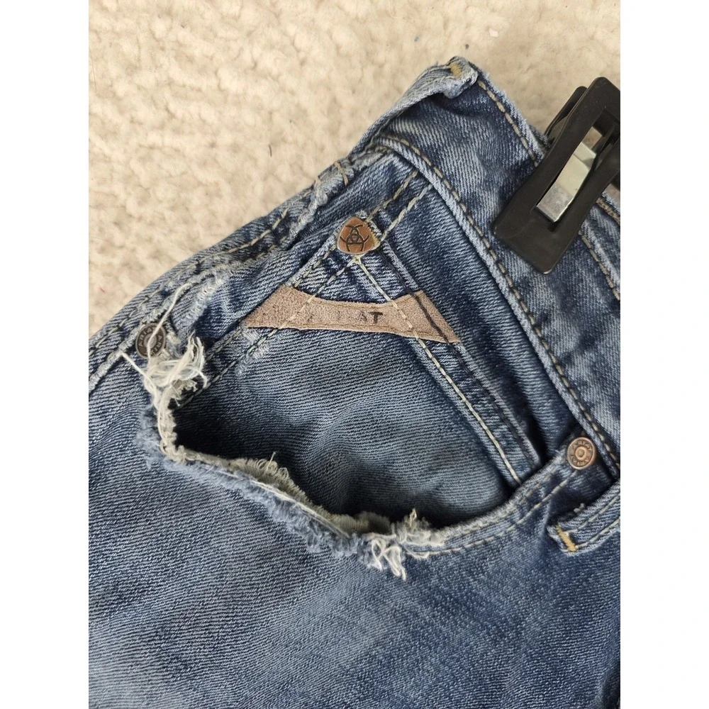 Ariat M5 Travis Straight Fit Blue Jeans Mens 32x32 (32x30) Med Wash Distressed